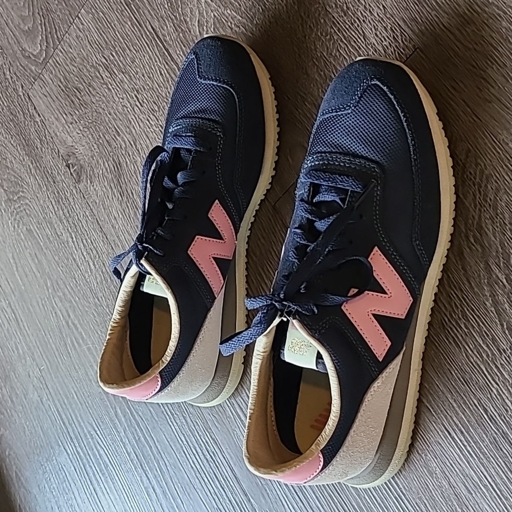 New Balance 620